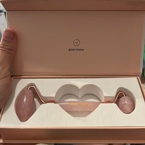 Rose Quartz Facial Massager​​​​​​​​​​​​​​​​​